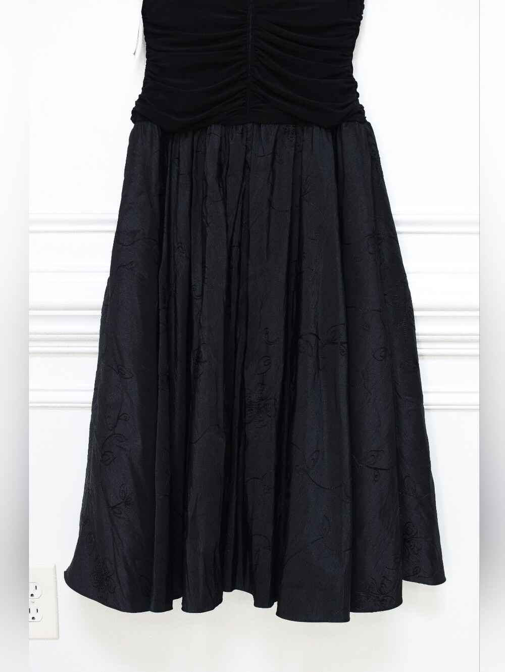 Vintage Black Ruched Drop Waist Floral Embroidered Dress Size 10 Y2K Whimsigoth - Picture 7 of 9